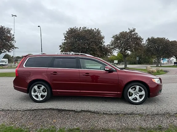 Volvo V70 2010 photo 5