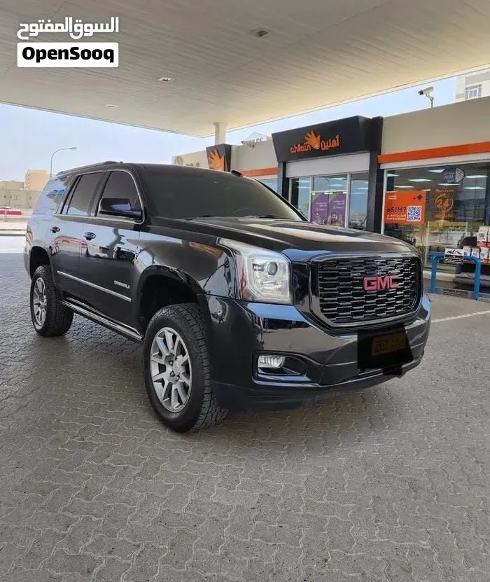 GMC Yukon Denali 2016 photo 2