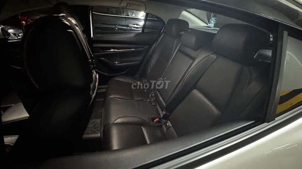 Mazda 3 2024 photo 2