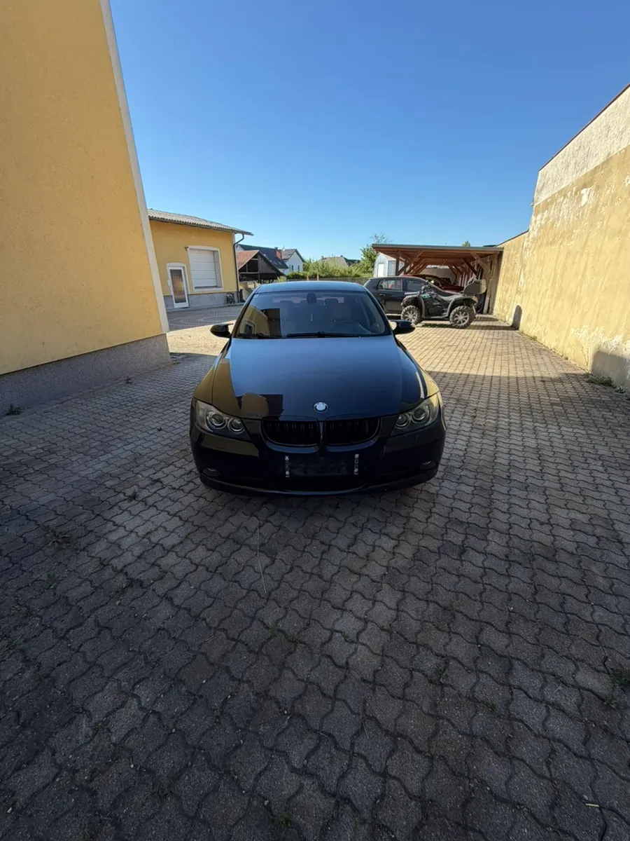 BMW 3 Series 2005 photo 3
