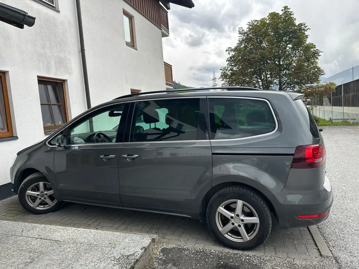 Volkswagen Sharan 2016 photo 2