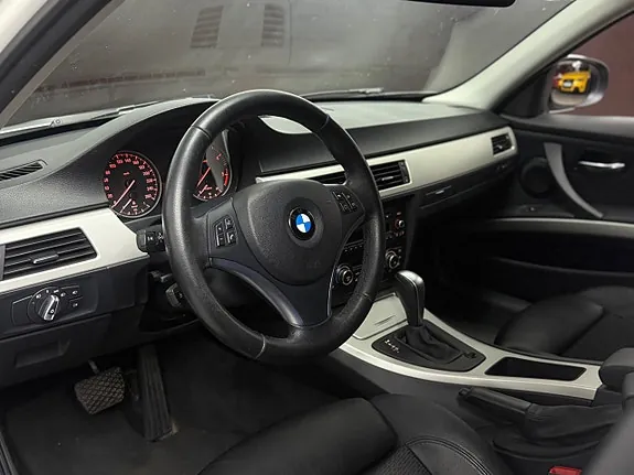 BMW 320D 2012 photo 2