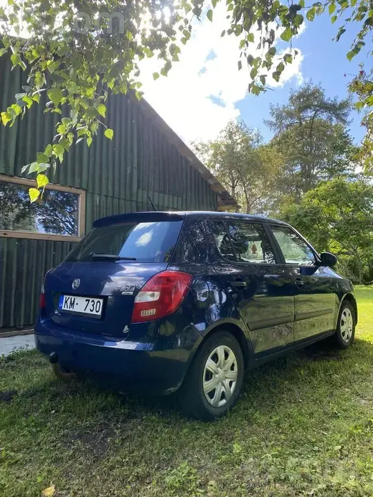 Skoda Fabia 2011 photo 4