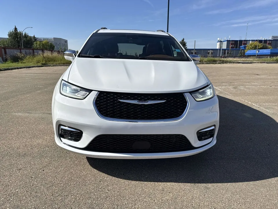 Chrysler Pacifica 2021 photo 2