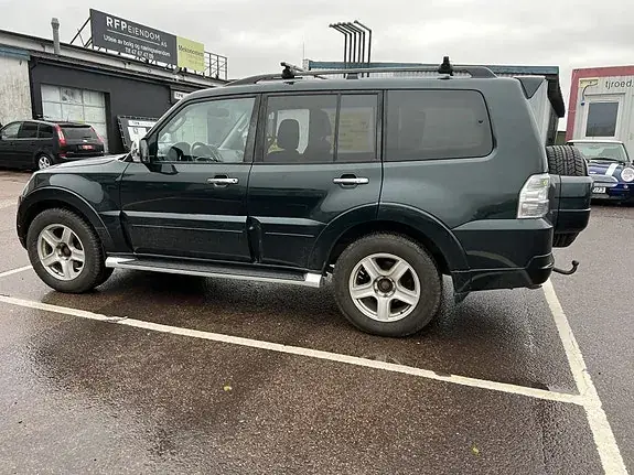 Mitsubishi Pajero 2012 photo 3