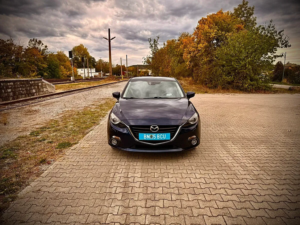 Mazda Mazda3 2015 photo 2