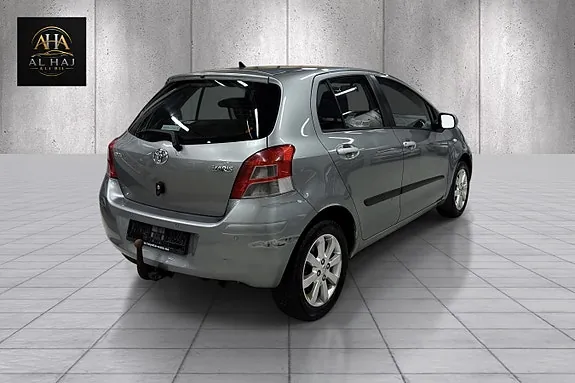 Toyota Yaris 2010 photo 5