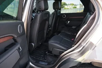 Land Rover Discovery 2026 photo 5