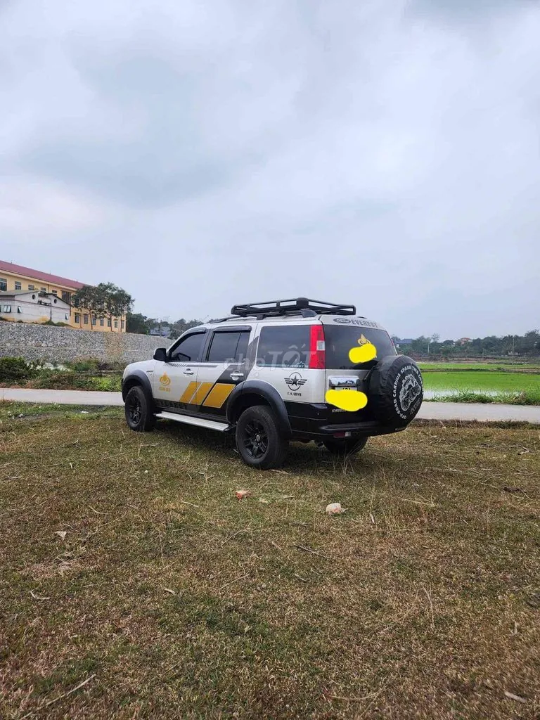 Ford Everest 2008 photo 2