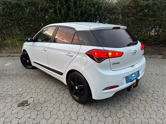 Hyundai I20 2015 photo 3