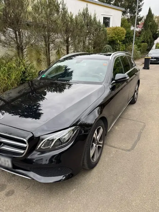 Mercedes-Benz 220