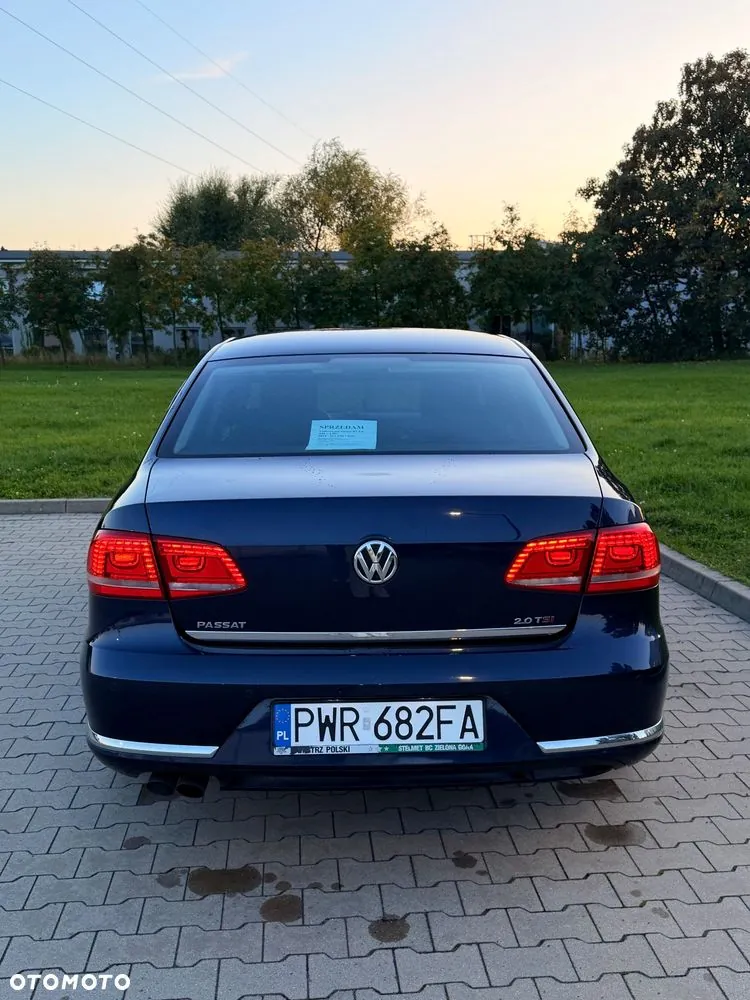 Volkswagen Passat 2012 photo 2
