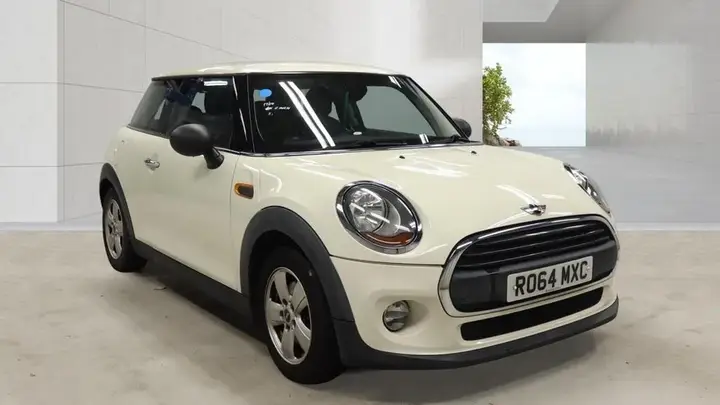 Mini Hatch 2014 photo 2
