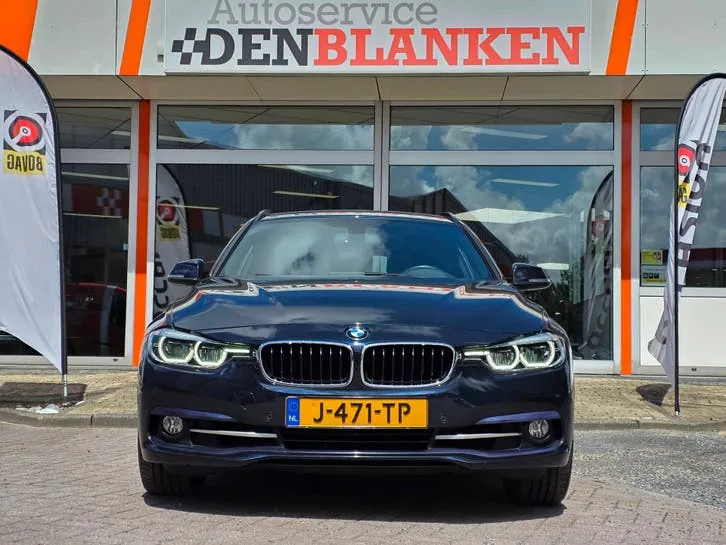 BMW 3 Series 2017 photo 2