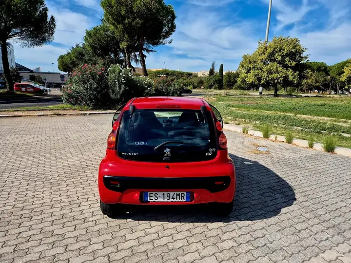 Peugeot 107 2013 photo 3