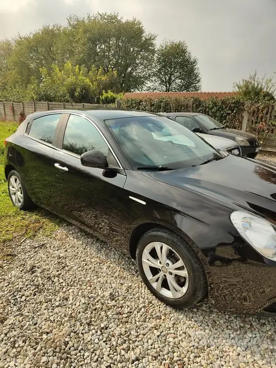 Alfa Romeo Giulietta 2012 photo 3