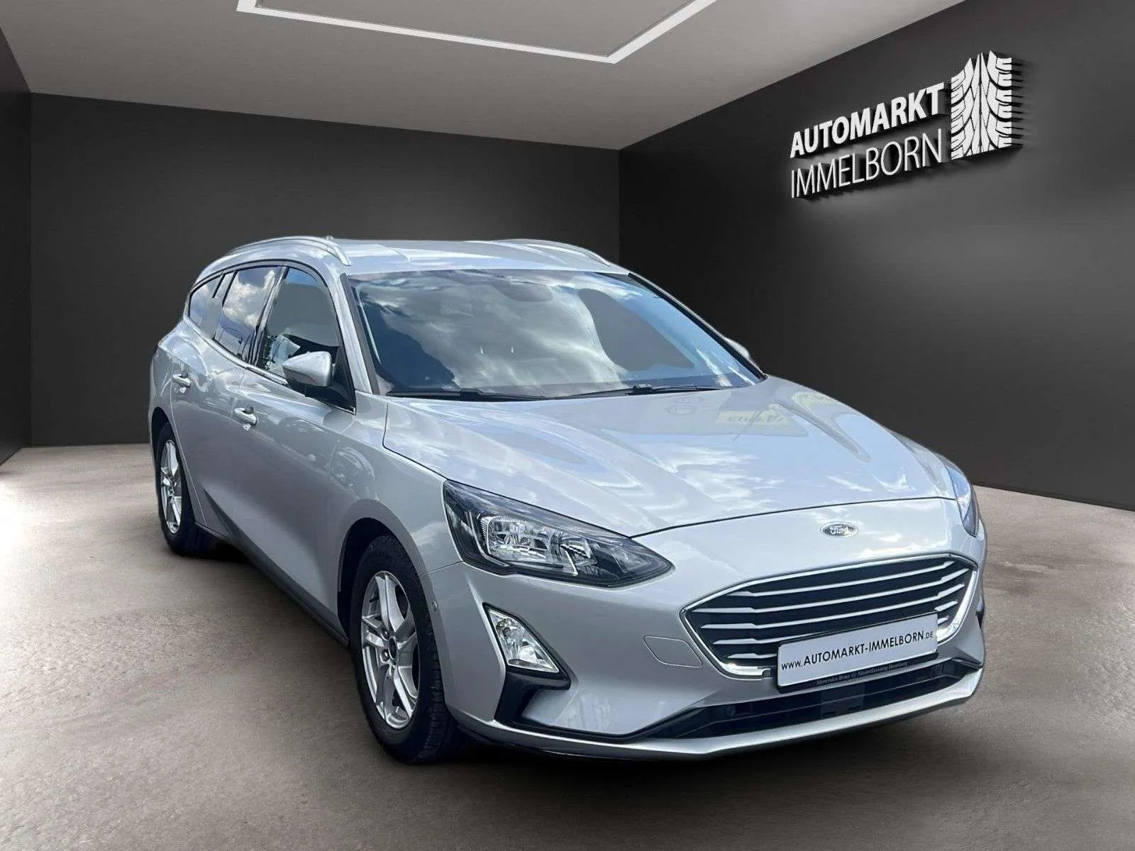 Ford Focus 2022 photo 2