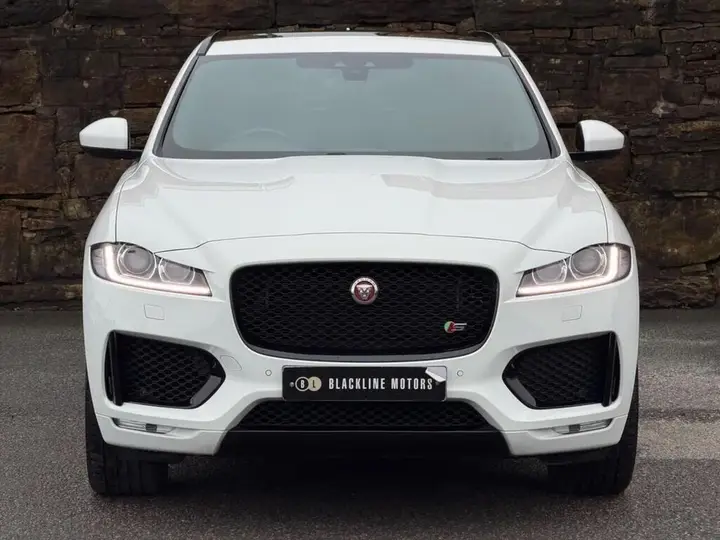 Jaguar F-Pace 2017 photo 2