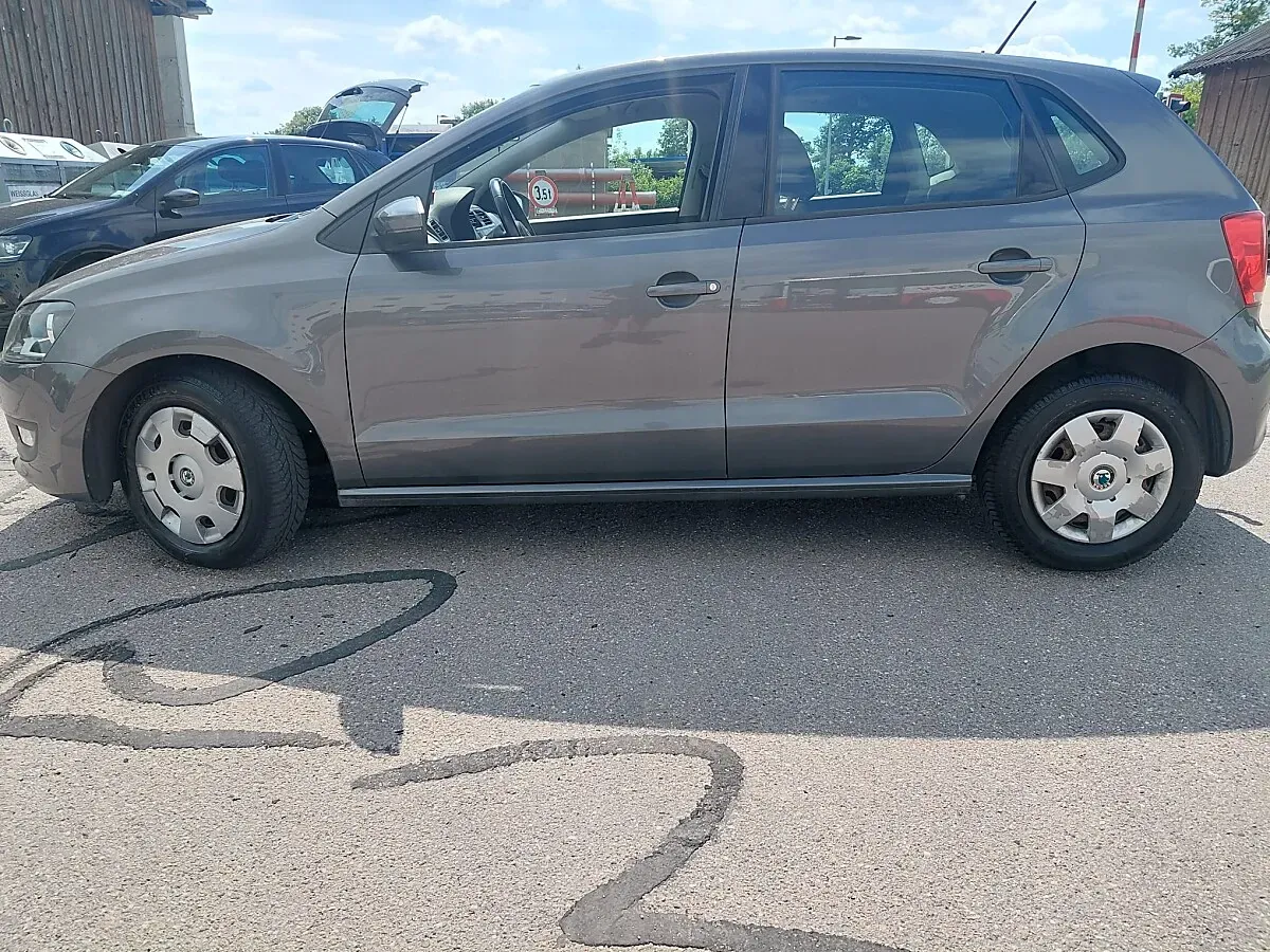 Volkswagen Polo 2012 photo 2