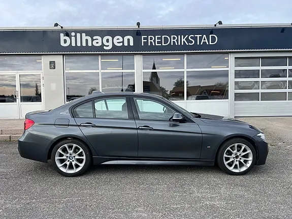 BMW 3 Series 2018 photo 5