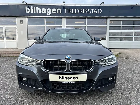 BMW 3 Series 2018 photo 3