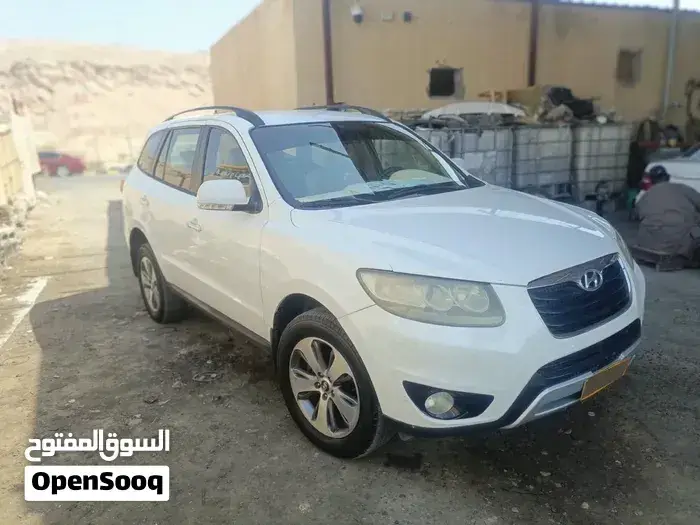 Hyundai Santa Fe 2012 photo 2