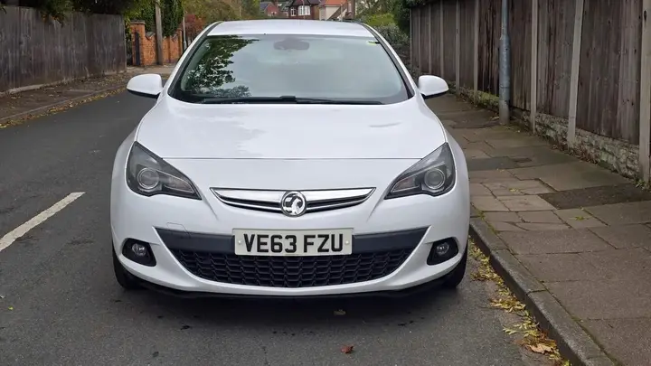 Vauxhall Astra Gtc 2014 photo 3