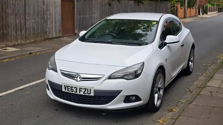Vauxhall Astra Gtc 2014 photo 4