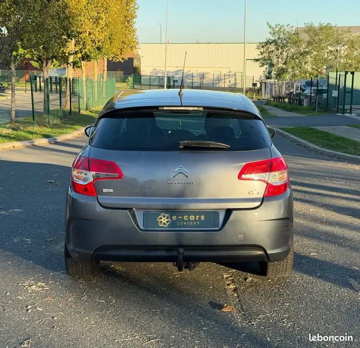 Citroen C4 2011 photo 4