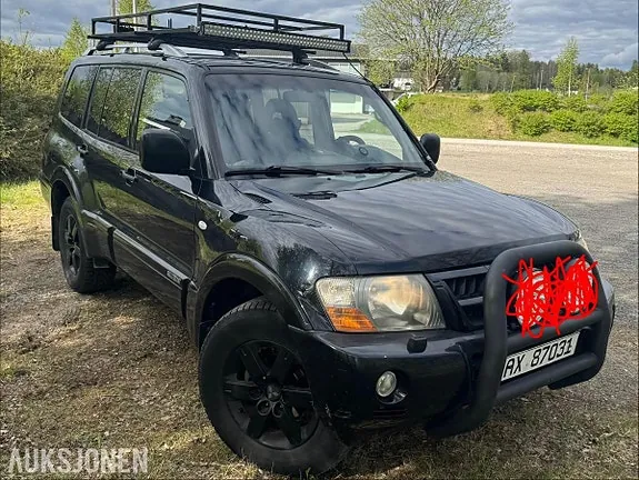 Mitsubishi Pajero 2005 photo 2
