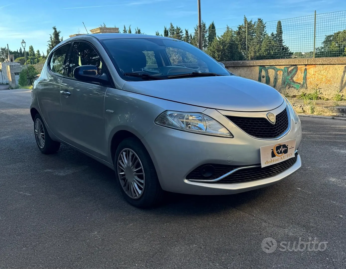 Lancia Ypsilon 2016 photo 2