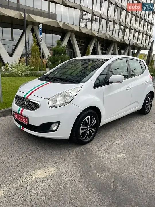 Kia Venga 2012 photo 3