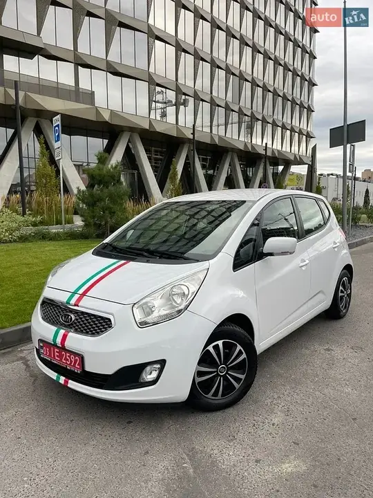 Kia Venga 2012 photo 2