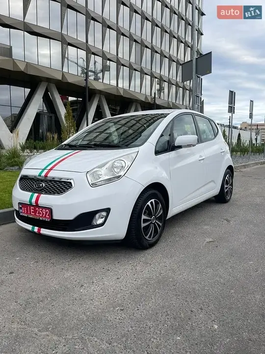Kia Venga 2012 photo 5