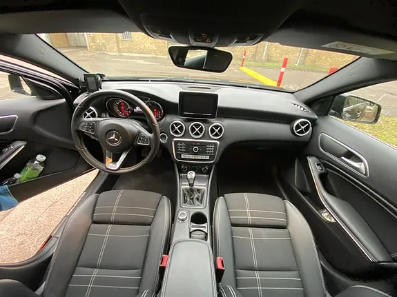 Mercedes-Benz A180 D 2016 photo 4