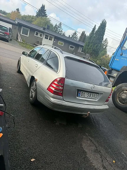 Mercedes-Benz C200 D 2005 photo 4