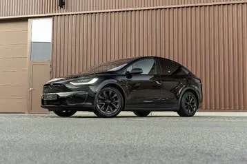 Tesla Model X 2023 photo 2