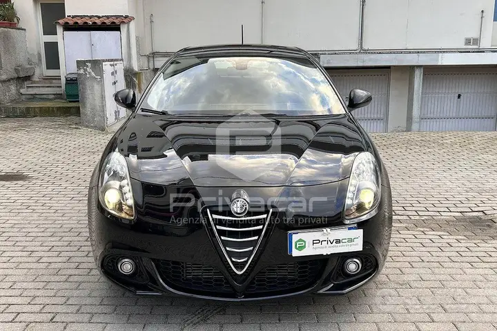 Alfa Romeo Giulietta 2015 photo 2