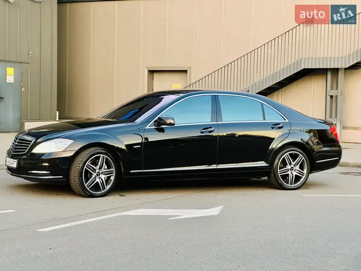 Mercedes-Benz S-Class 2012 photo 4
