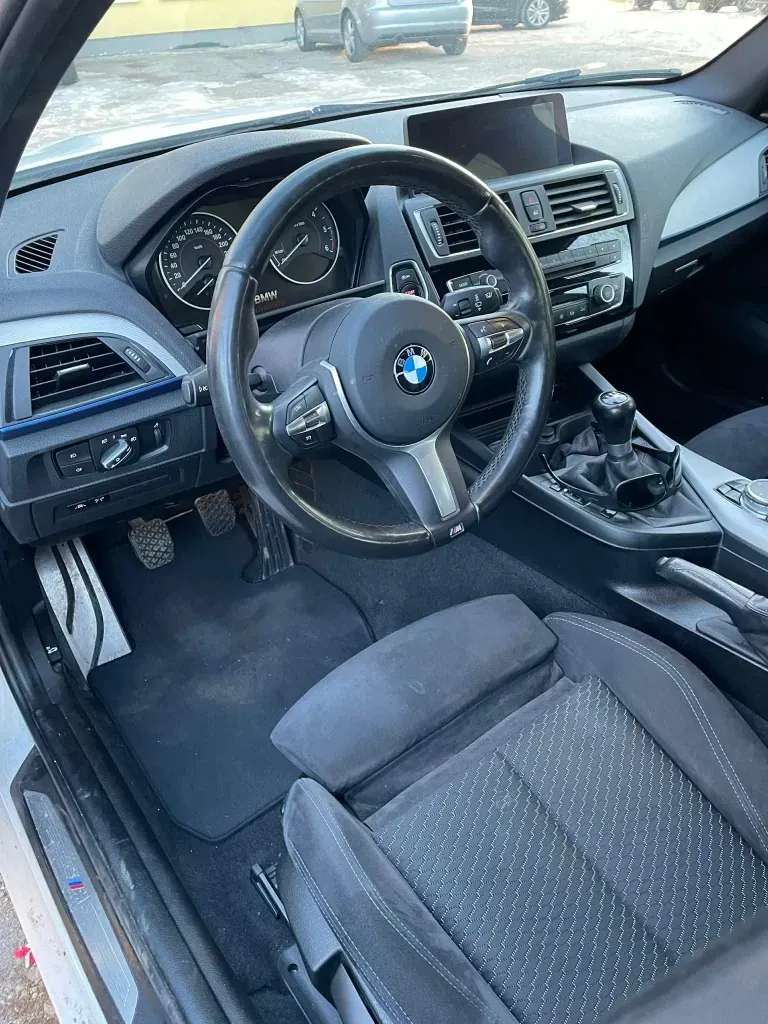 BMW 1 Series 2017 photo 2