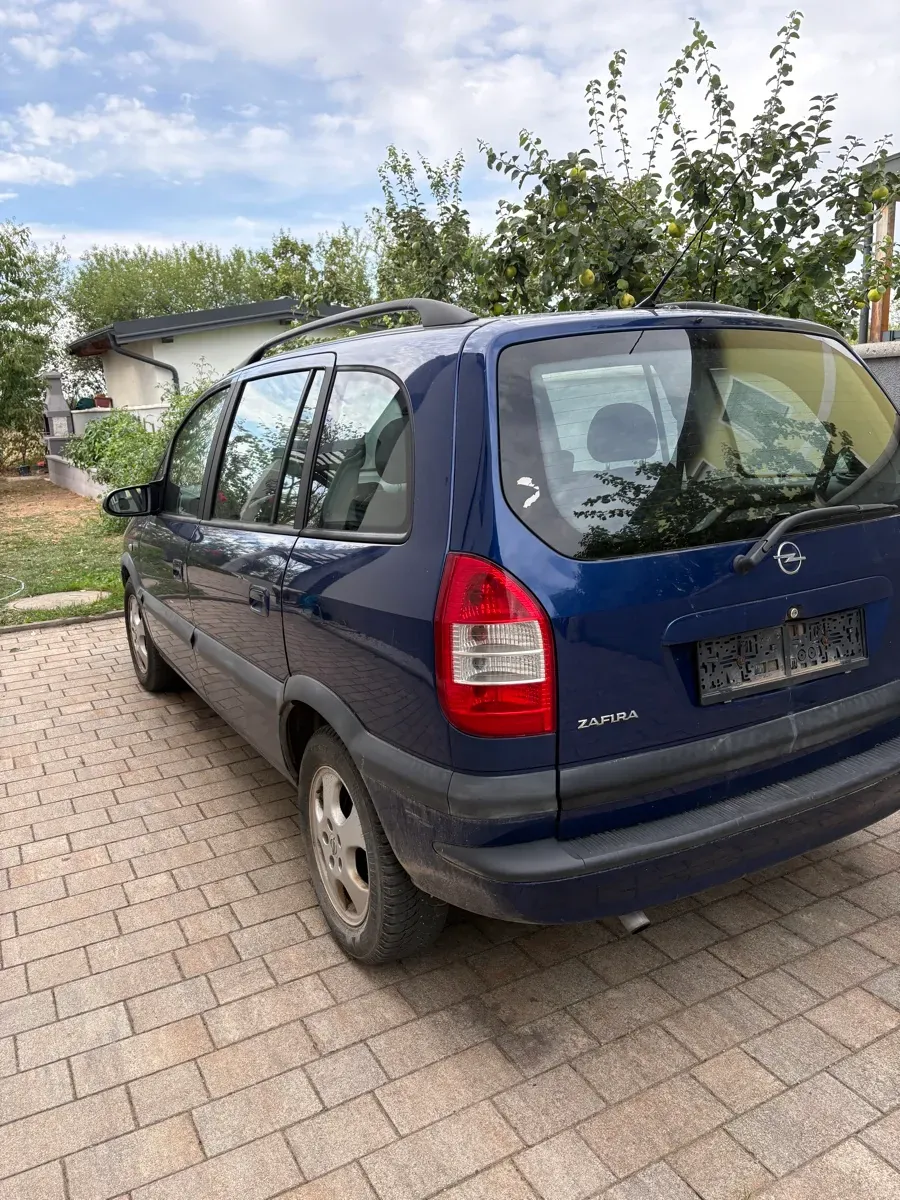 Opel Zafira 2003 photo 2