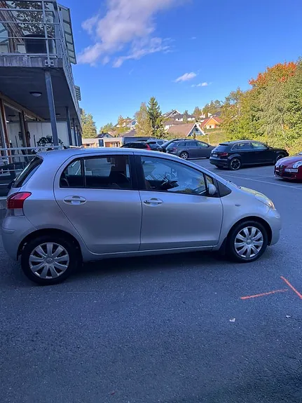 Toyota Yaris 2009 photo 3