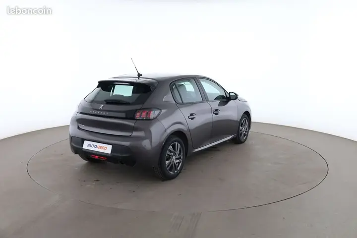 Peugeot 208 2022 photo 3