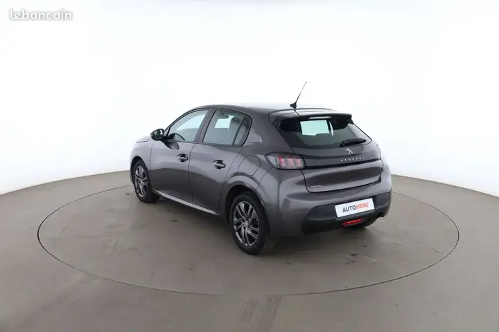 Peugeot 208 2022 photo 2
