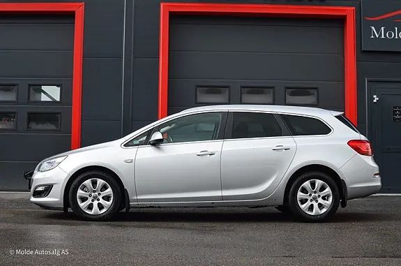 Opel Astra 2013 photo 5
