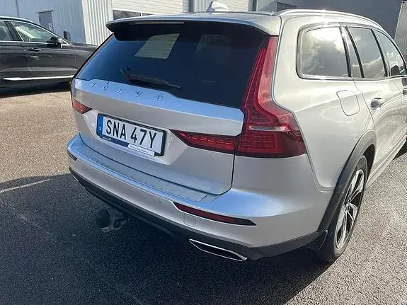 Volvo V60 Cross Country 2022 photo 3
