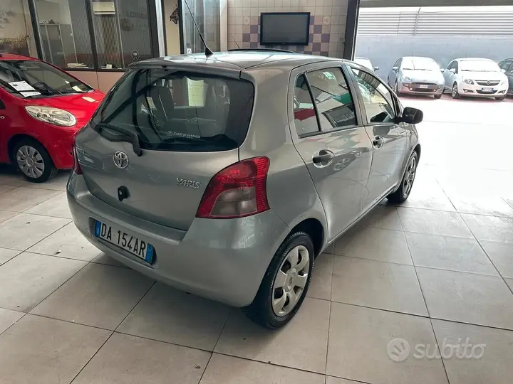 Toyota Yaris 2006 photo 4