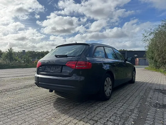 Audi A4 2012 photo 3