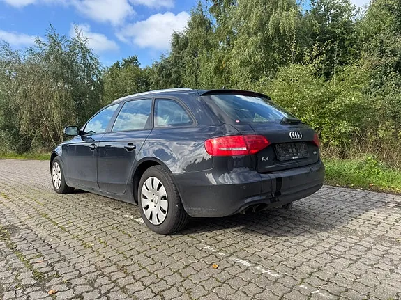 Audi A4 2012 photo 4