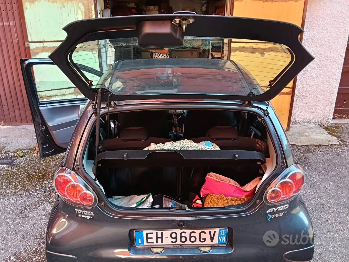 Toyota Aygo 2011 photo 2